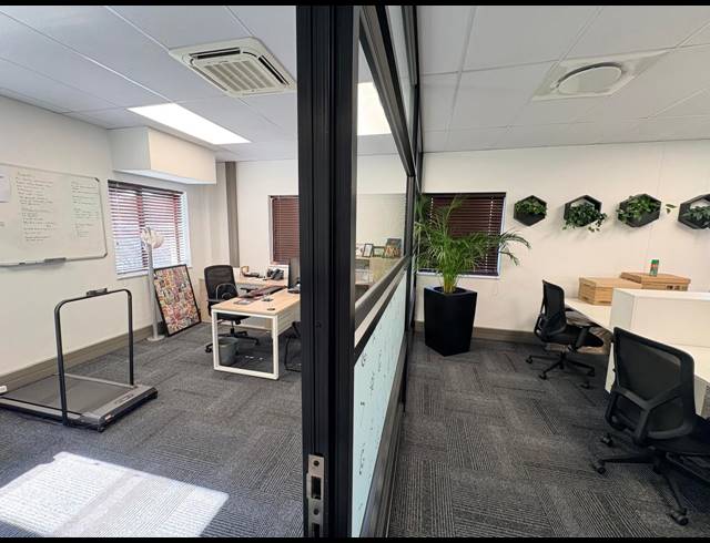 271M² OFFICE TO LET IN VORNA VALLEY
